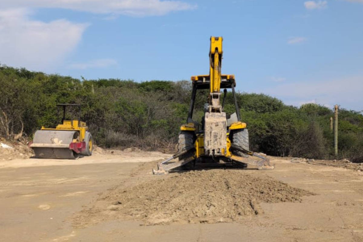 Obra civil - Nivelación de terrenos y bases de concreto